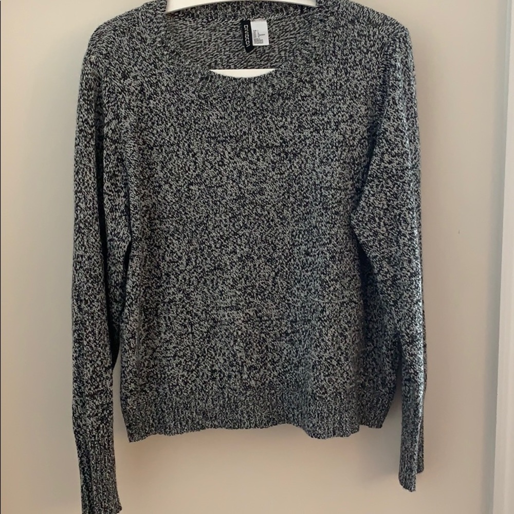 H&M Black and Gray Sweater
